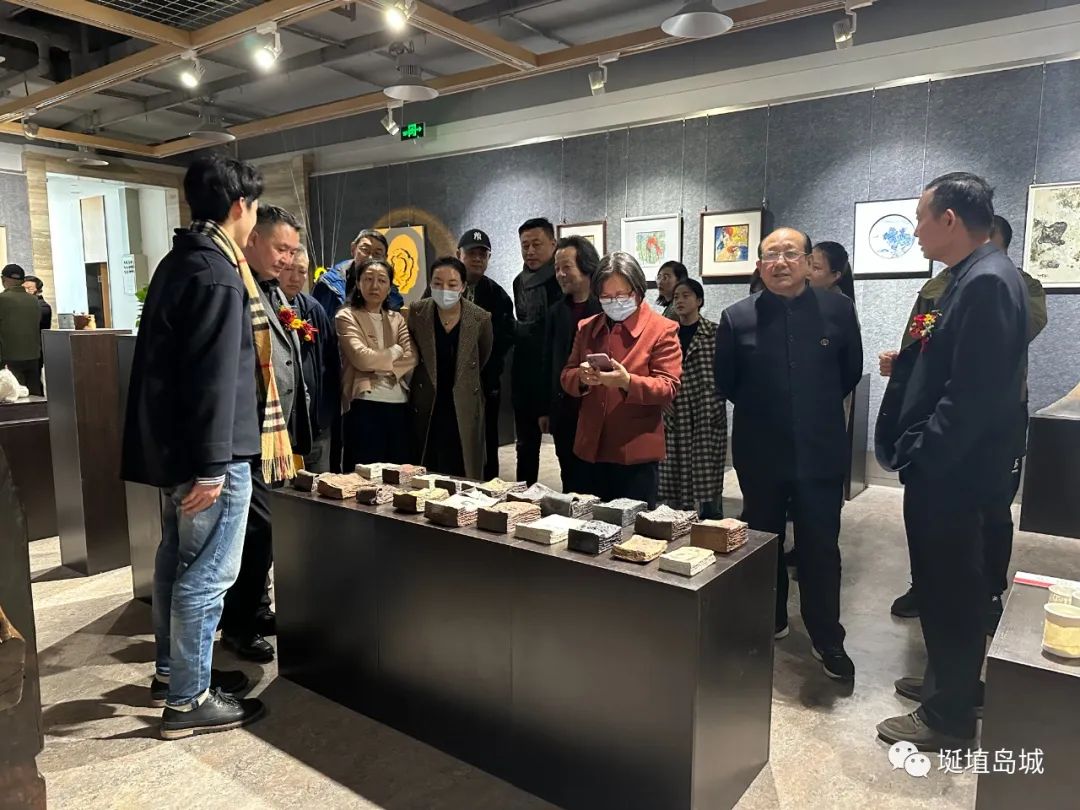“铸今——青岛陶瓷艺术作品展”在青岛出版艺术馆开幕