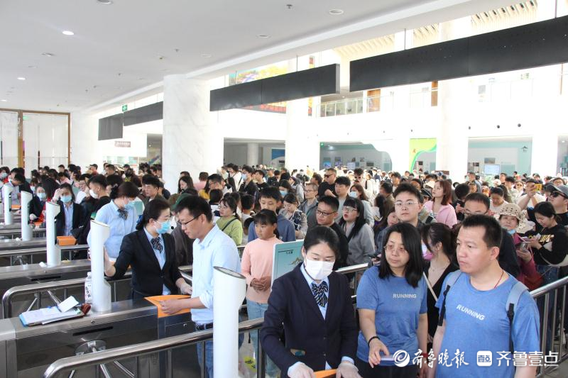 假期崂山景区纳客25万人次，景区特色民宿全部住满