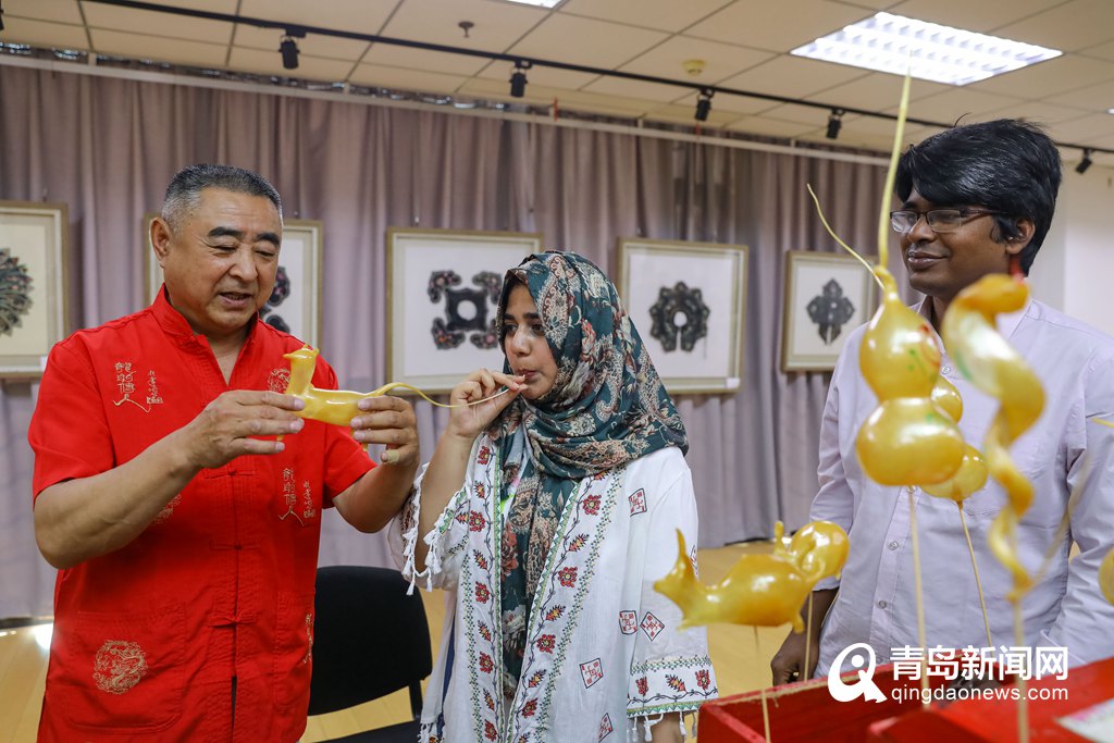 海外留学生走进李沧区文化馆 体验中国非遗文化