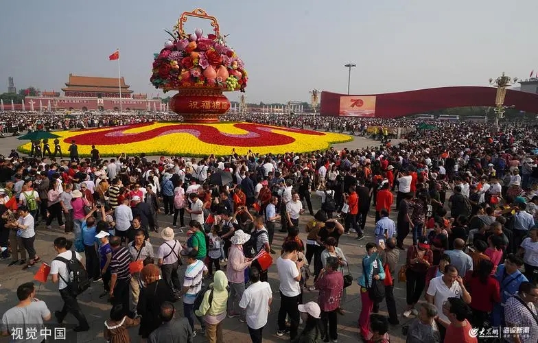 “双节”日均出入境旅客将达158万人次 较去年同期增长约3倍