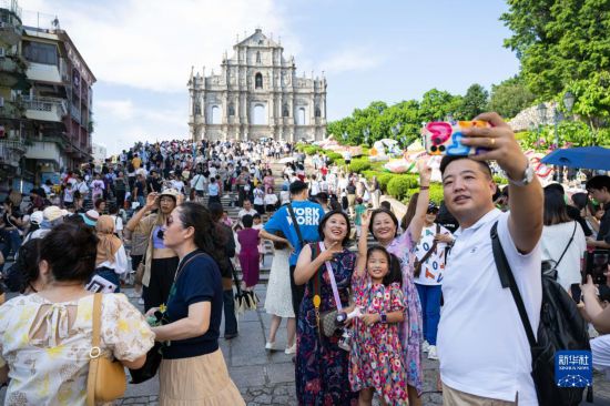 “双节”文旅市场火热 激扬家国情怀