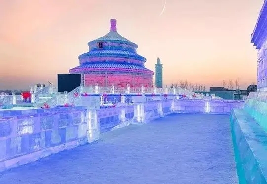 在冰雪之间展现青春力量