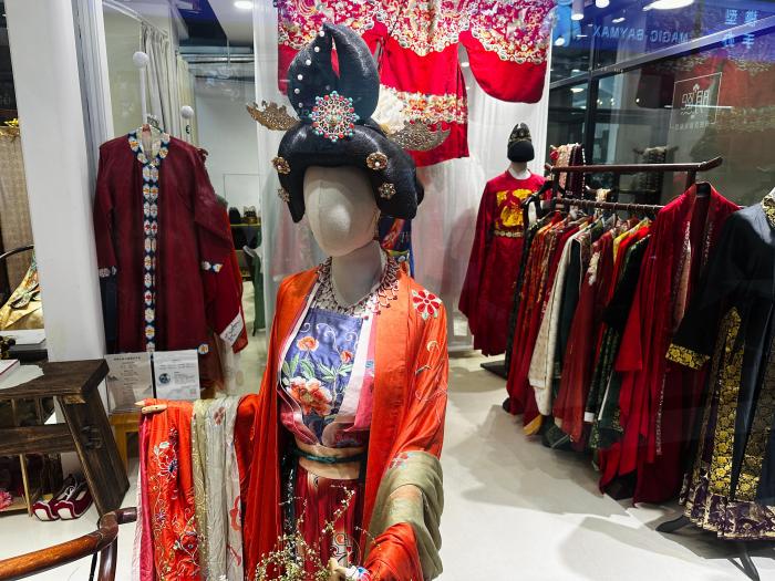 “国潮”崛起下，传统汉服与“新中式”何以“花开并蒂”？