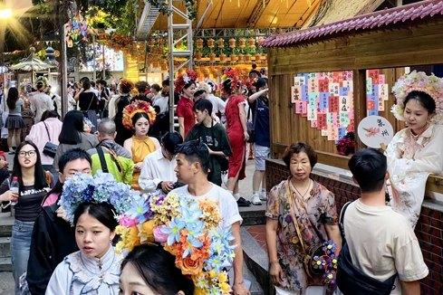 当簪花成“网红”，别错过非遗的文化内核