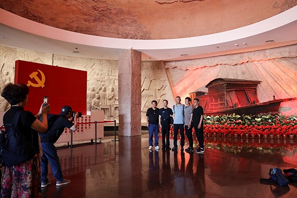 突破20亿人次 红色旅游“向新行”成为促发展强大引擎