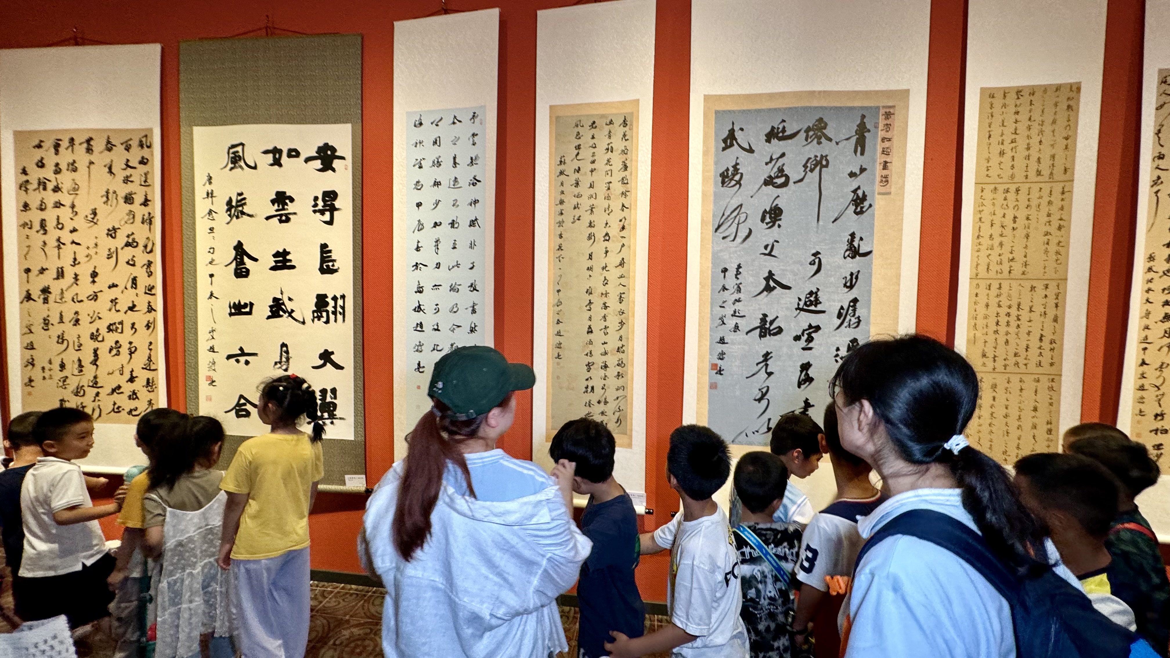 <b>“山海磨砚——赵焕亮作品展”在青岛美术馆开幕</b>