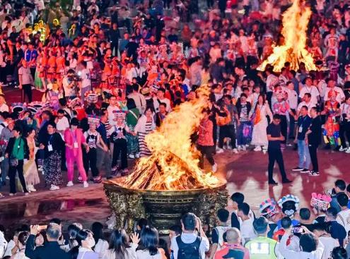 云南楚雄“火把节”开启非遗之旅