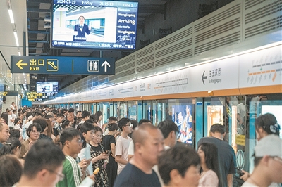 公共交通与夜游青岛的“化学反应”