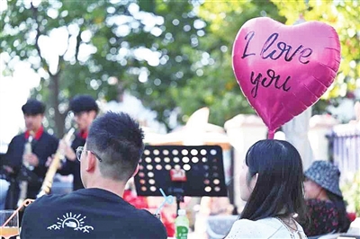 融合“婚恋+文旅” 2024青岛海誓山盟婚恋文化周启幕