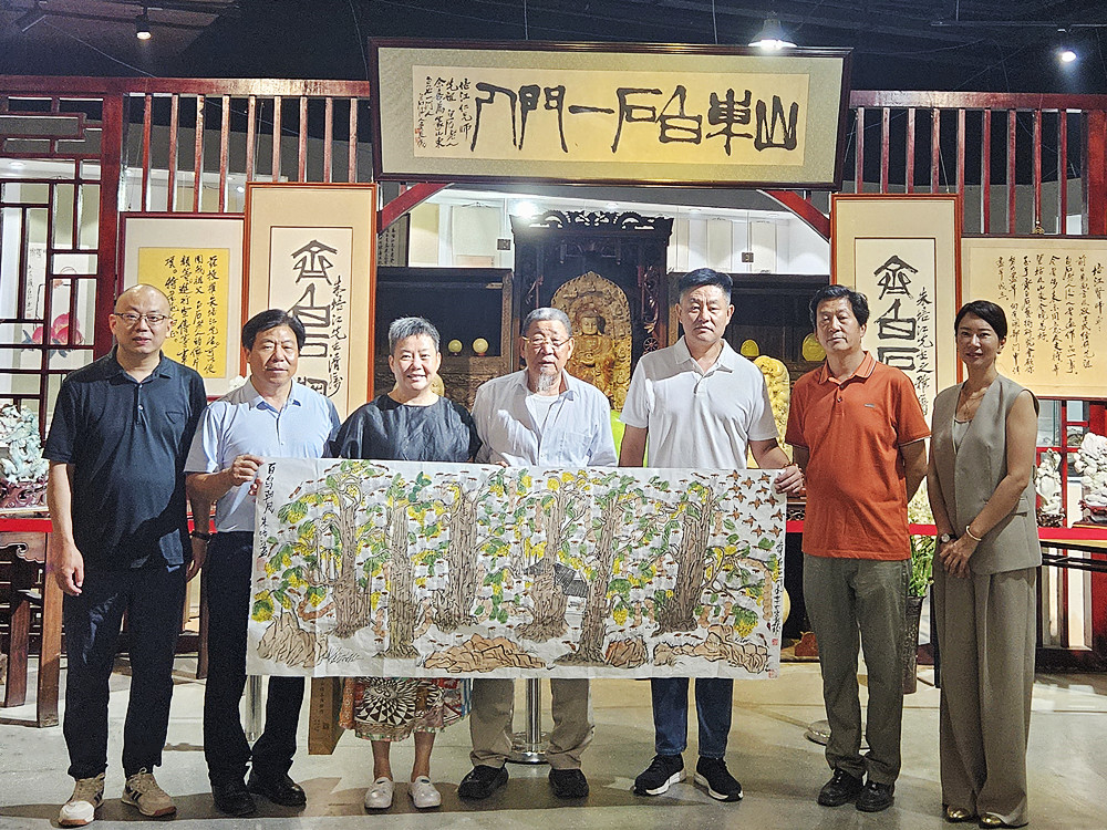 崂山区收藏家协会主席张龙一行走访调研青岛崂山绿石博物馆