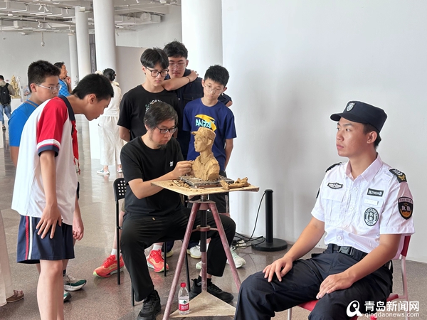 持续至8月17日 “匠心筑梦·新时代工匠精神主题雕塑作品展”在青岛市雕塑馆开幕