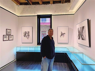 从《无主题变奏》到水墨叙事 徐星青岛个展以跨界艺术串联时代记忆