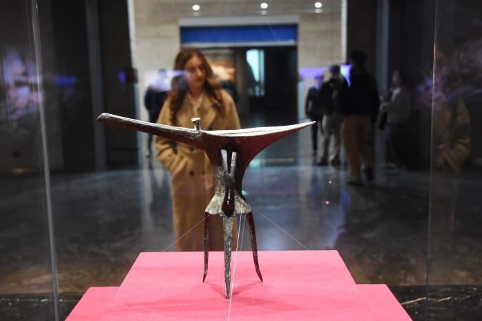 “华夏第一爵”揭秘青铜文明 AR技术复活3600年前铸造术