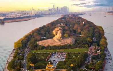湖南长沙:橘子洲头文旅消费更红火