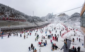 贵州六盘水:冰雪旅游“不北上”