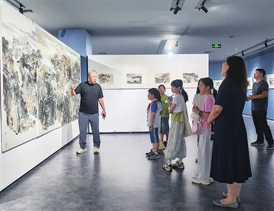 “名家画崂山”四人国画艺术展在崂山美术馆展出