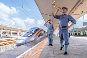 一趟专列连红土 一路初心赴山河